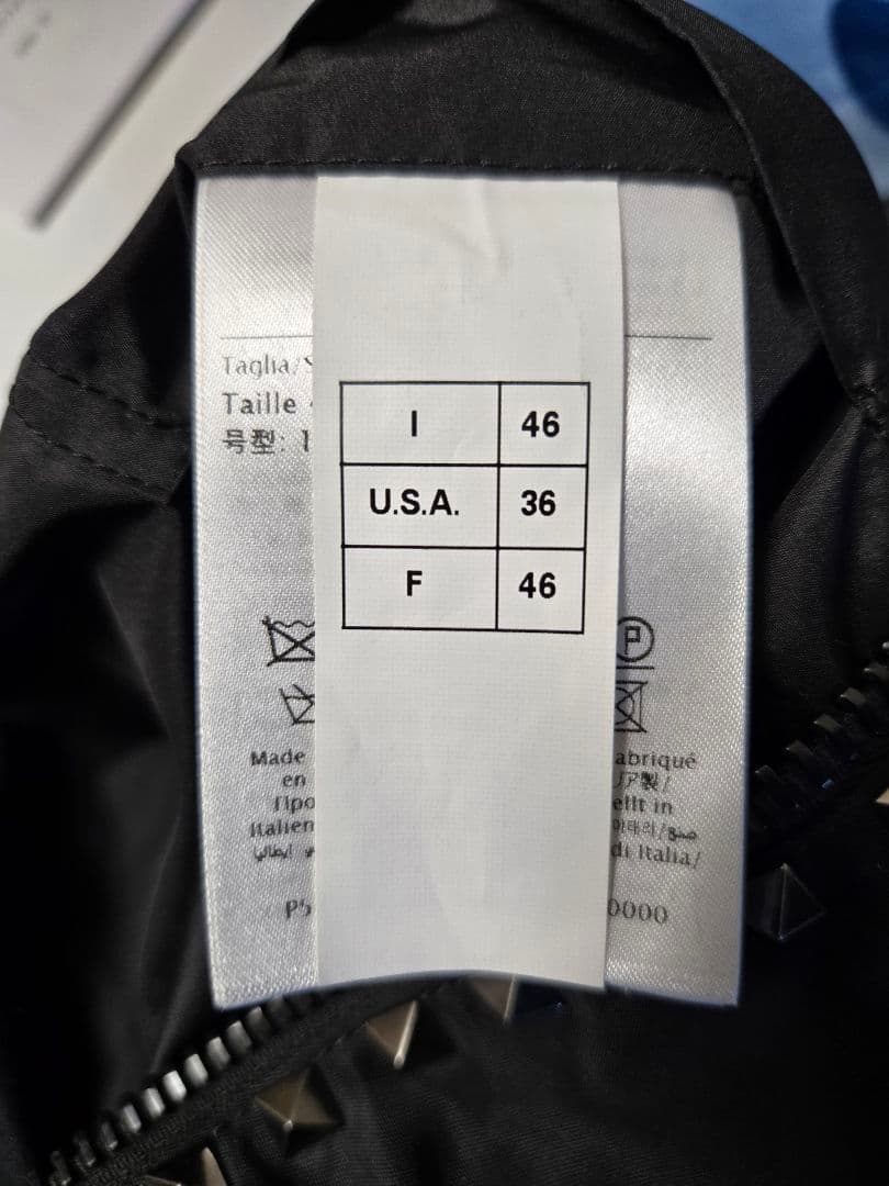 tyutarox様専用 Valentino ロックスタッズ ブルゾン黒 46 - メルカリ
