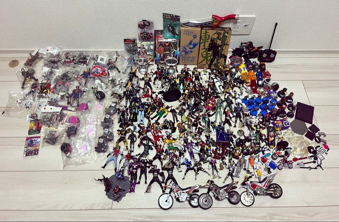 【大量】　仮面ライダー　まとめ売り　食玩　ガチャ　創絶　フィギュア　平成　HDM