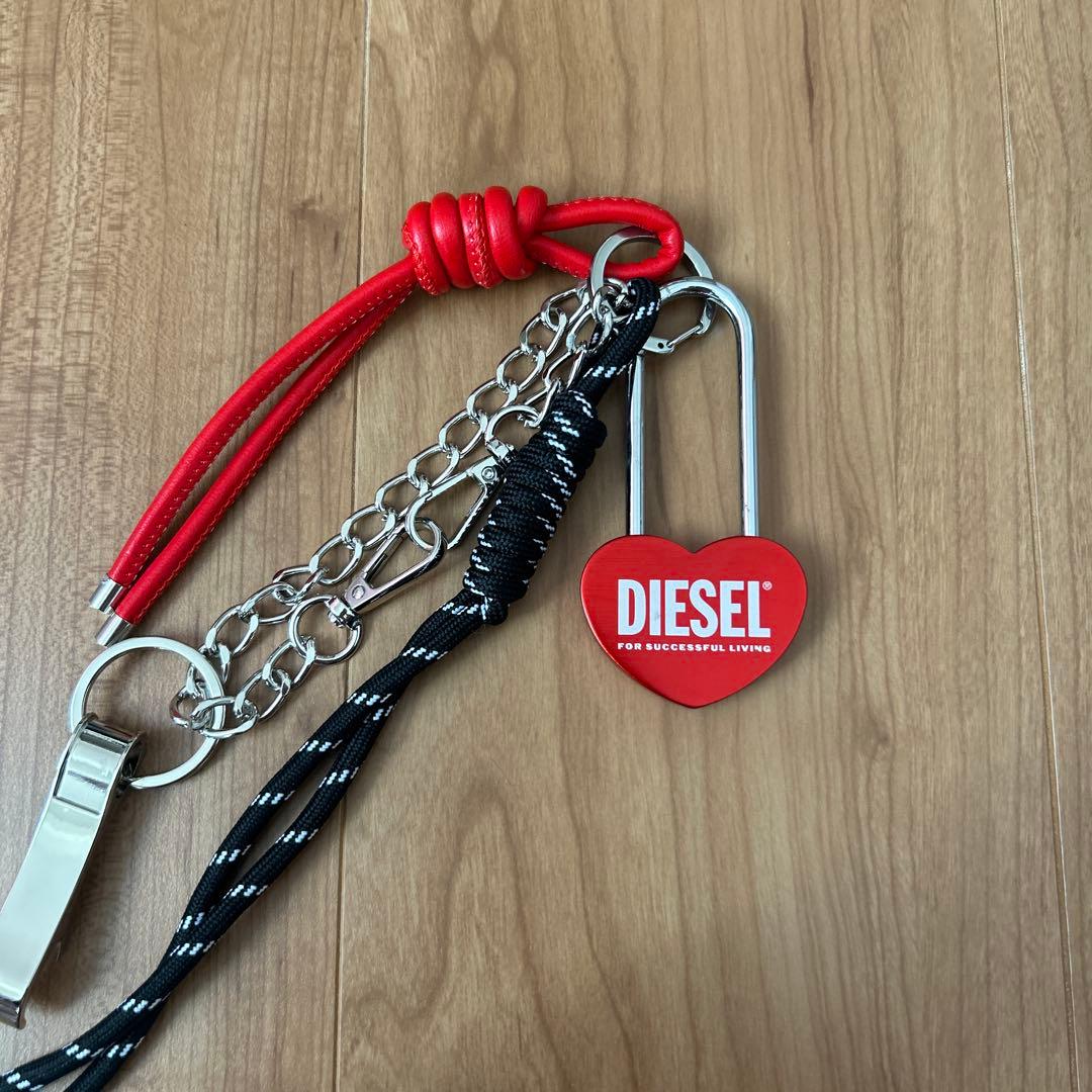 DIESEL ハート型キーホルダー