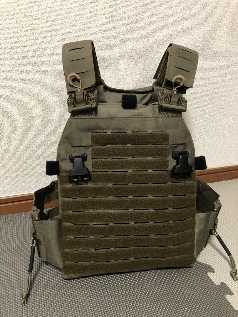 GIGNプレートキャリア　レプリカ