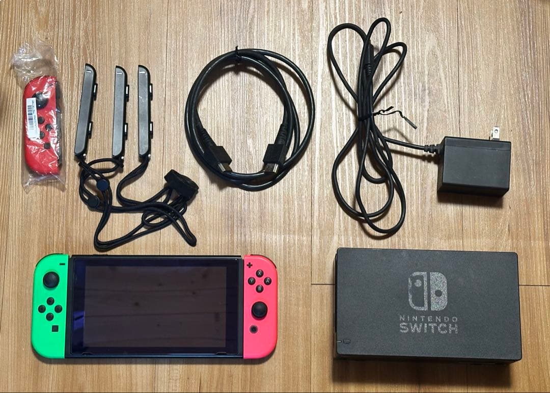 ス*ル様 switch本体　中古品　追加ジョイコン左、本体キャリングケース、SD