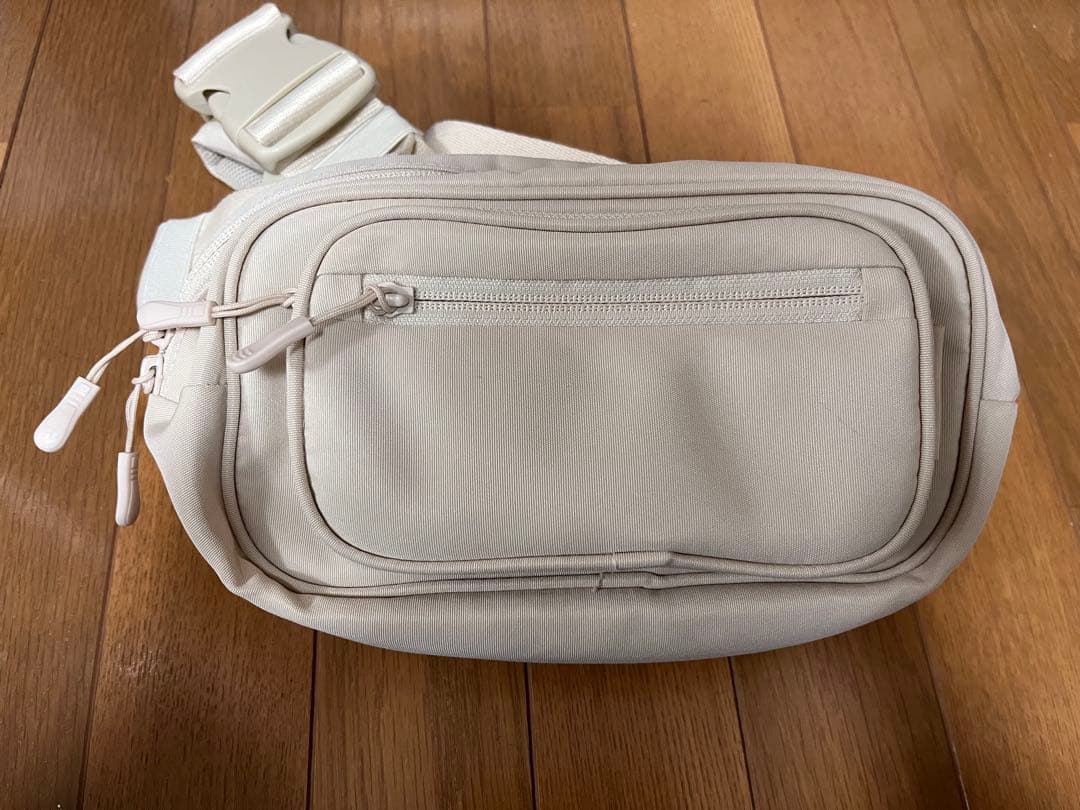 POMULU ヒップシート　アイボリー