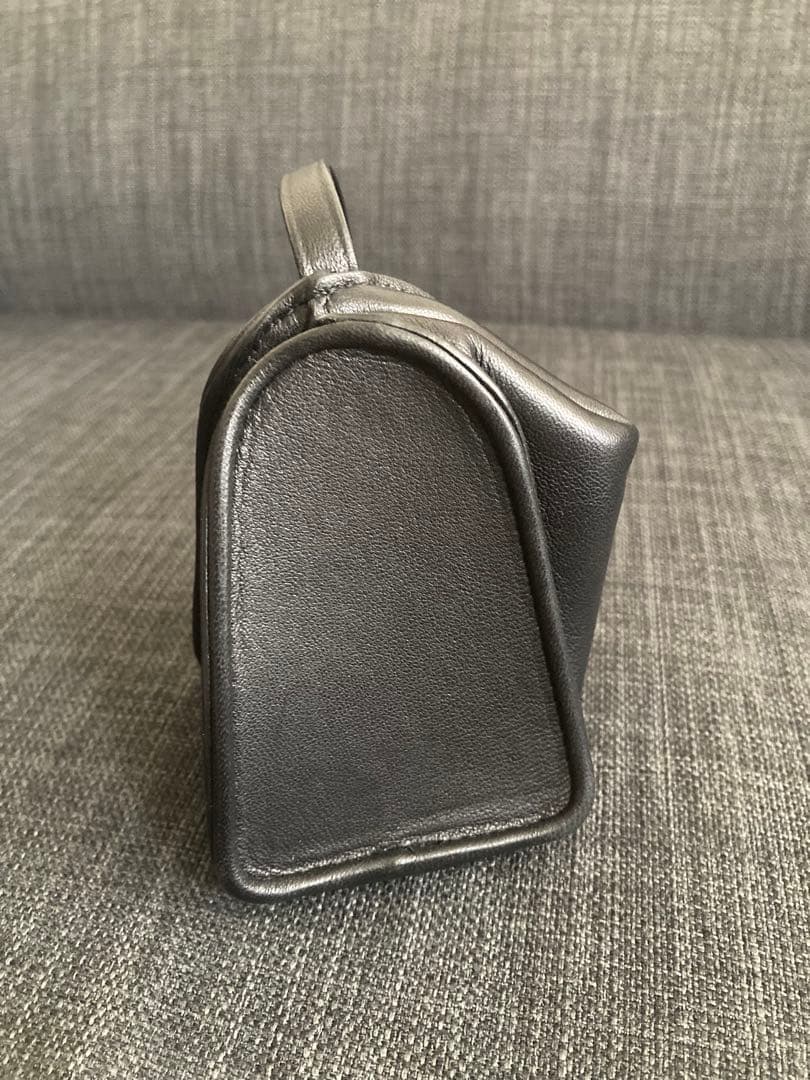 ルメール　lemaire 黒 レザー ケース 三角形