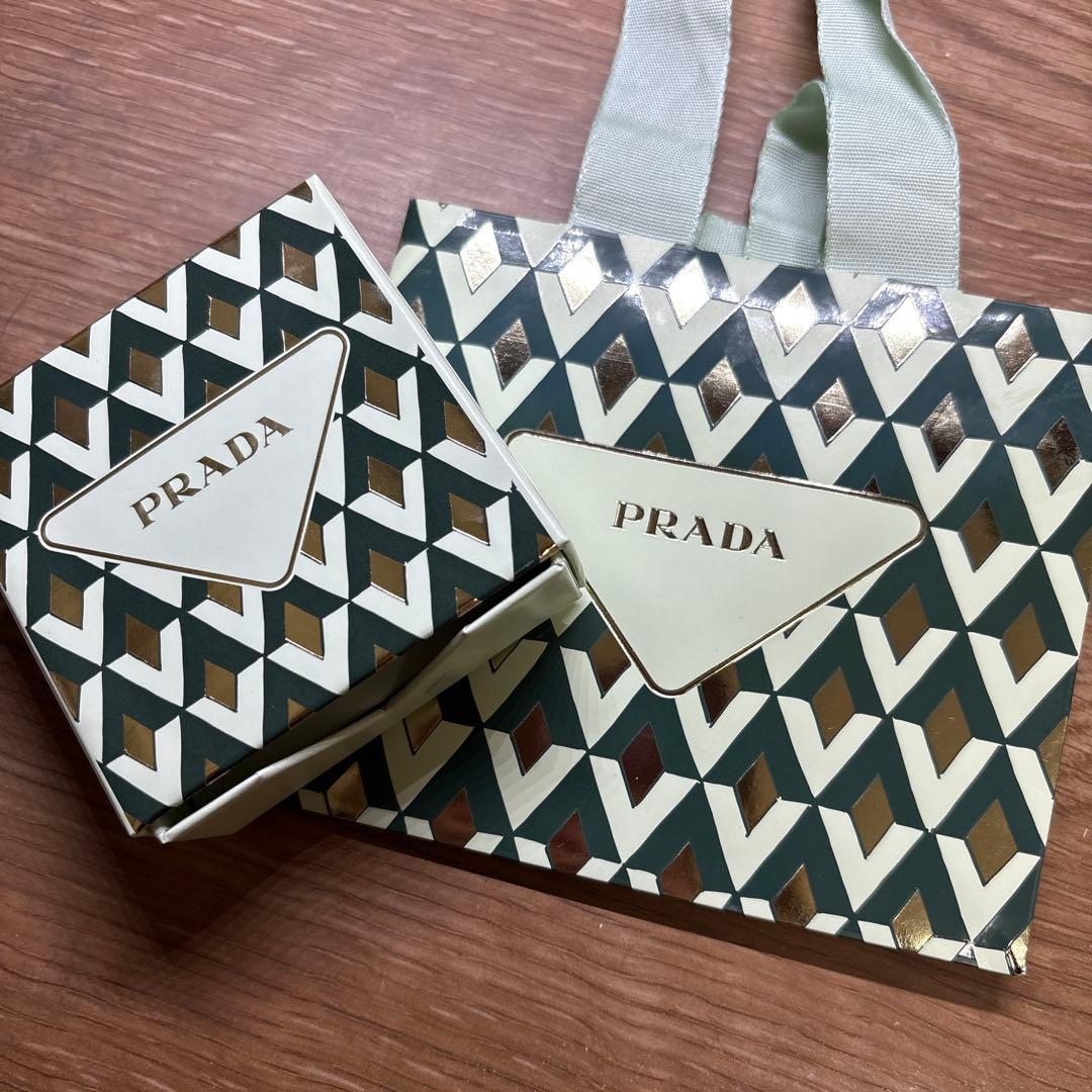 PRADA バームミニセット 2025ホリデー限定 - メルカリ