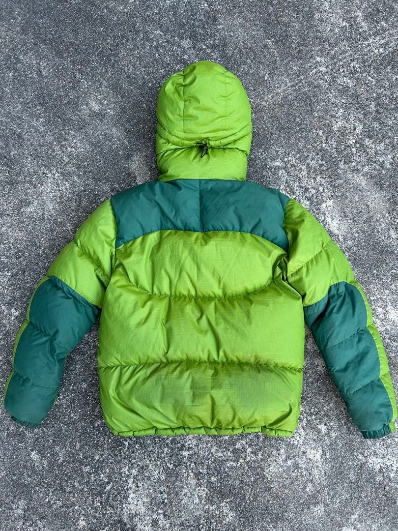 Patagonia フード付きダウンジャケット グリーン - メルカリ