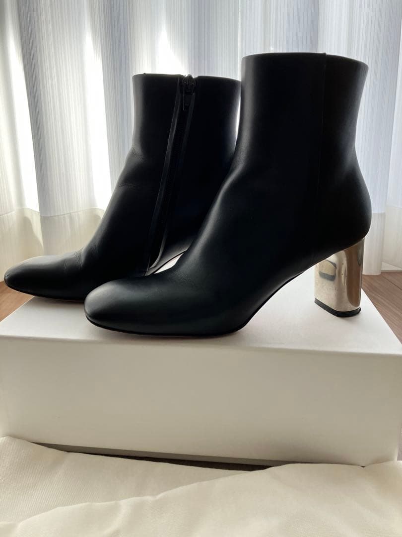 CELINE bambam メタルヒールショートブーツ　36 CELINE bambam メタルヒールショートブーツ 36 - メルカリ