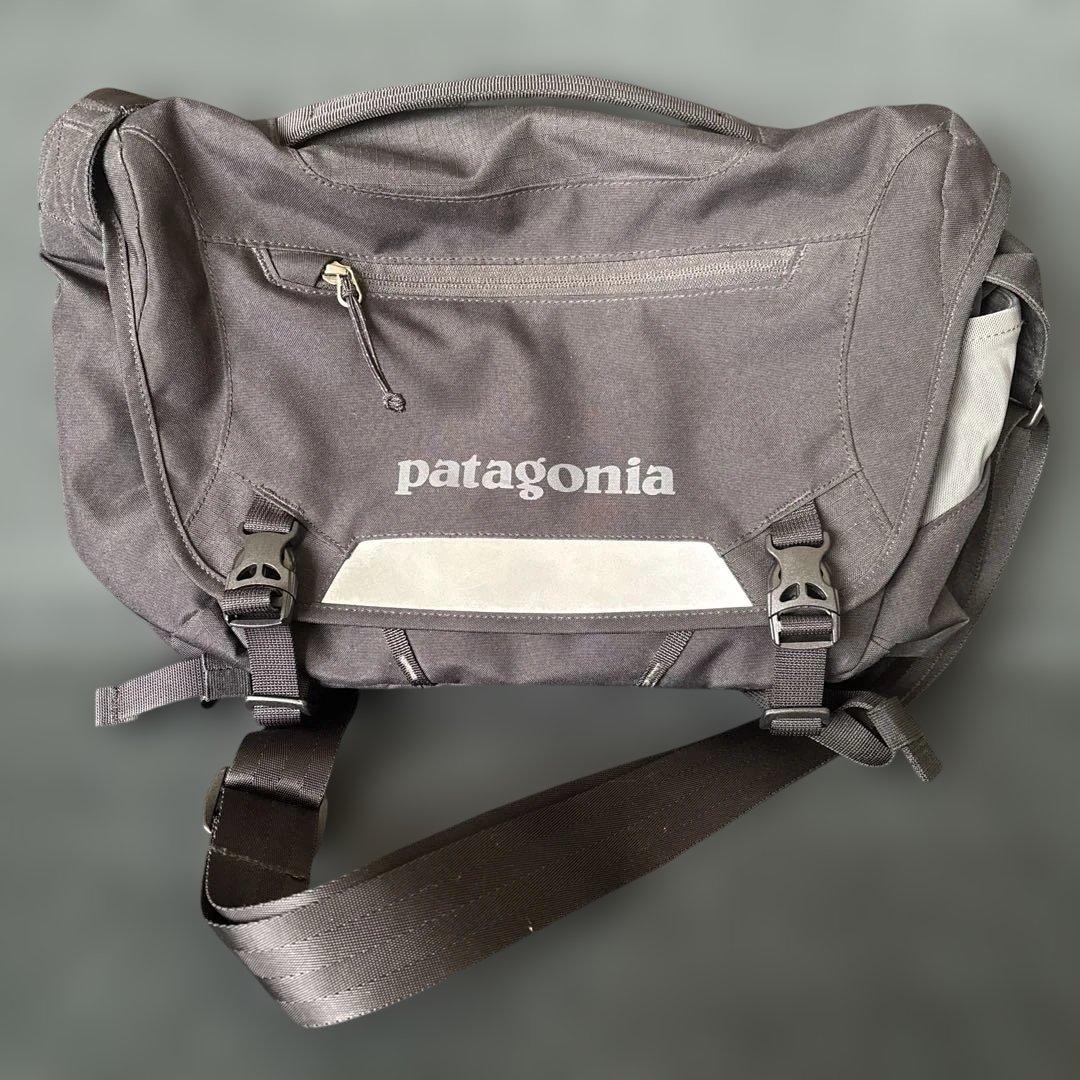 【美品】patagonia メッセンジャーバッグ