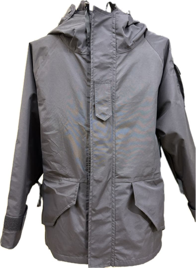 軍放出品　スウェーデン軍GORETEX