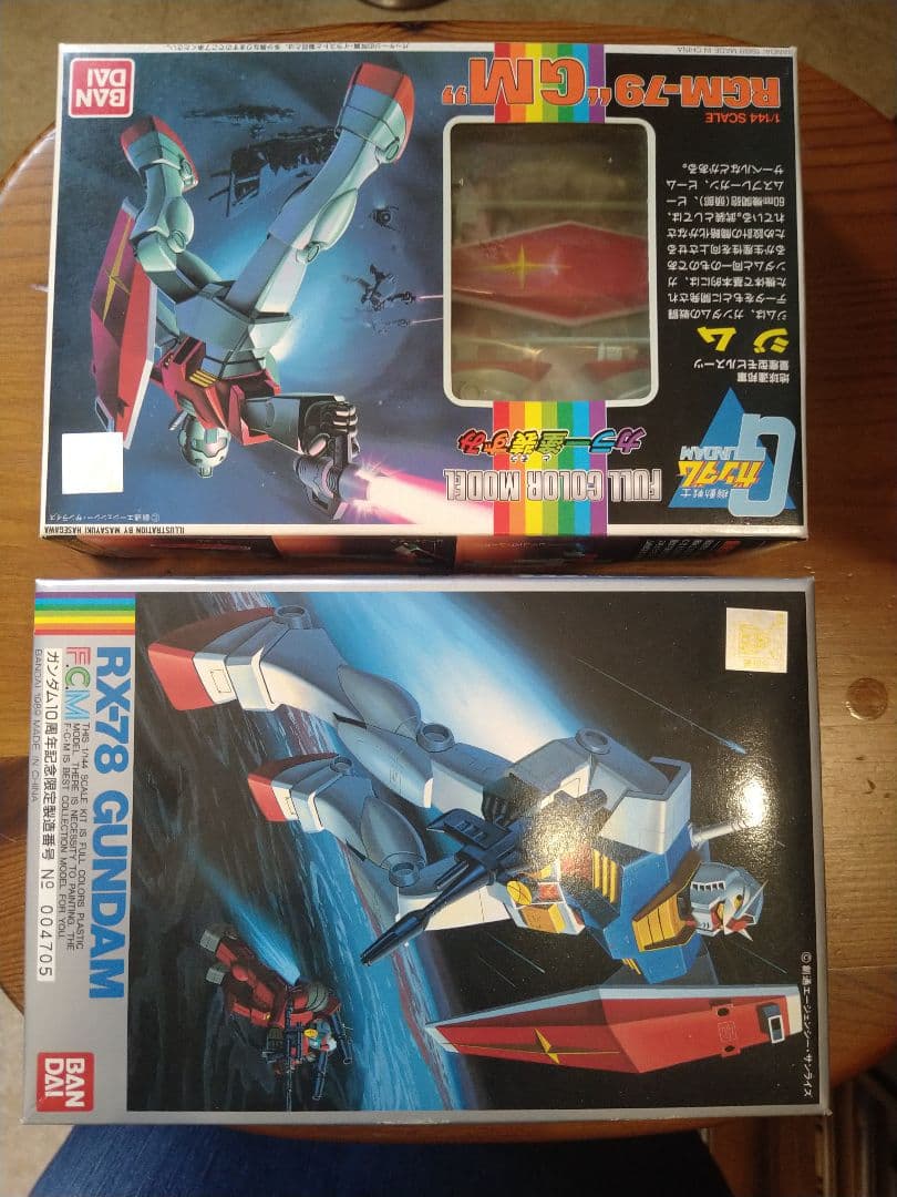 フルカラーモデルジム+10周年記念限定1/144RX−78ガンダムシリアル入り フルカラーモデルジム+10周年記念限定1/144RX−78ガンダムシリアル入り