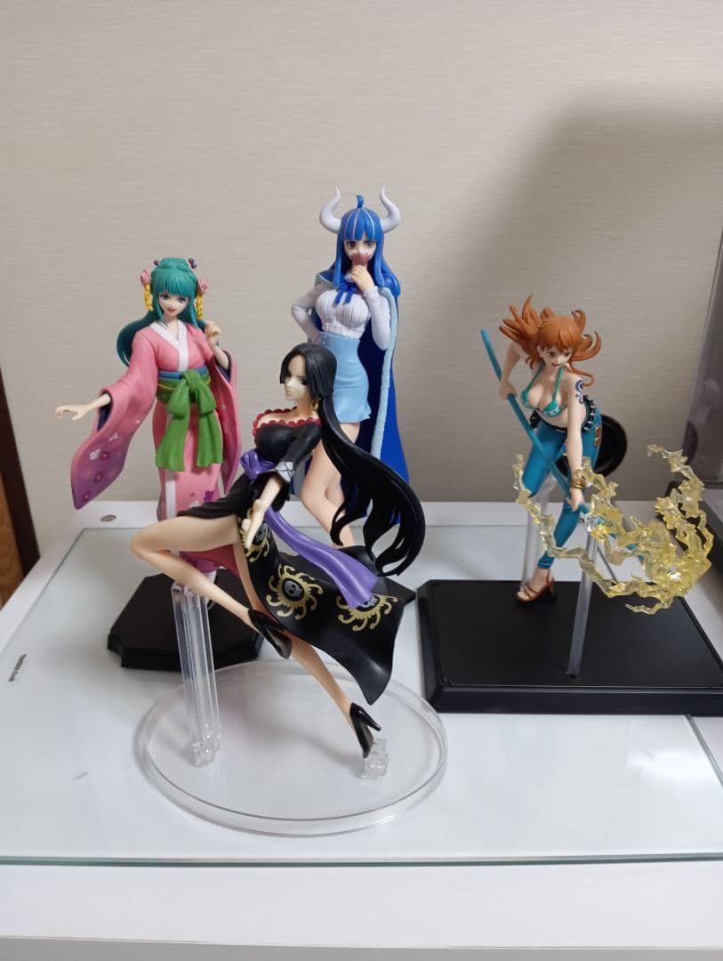 ワンピースフィギュア4体セット - メルカリ