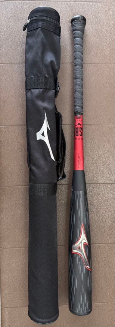 ミズノ　ビヨンドマックスレガシーメタル 軟式バット 黒/赤 専用ケース付き 軟式用ビヨンドマックスレガシーメタル ミドル(金属製／83cm／平均750g