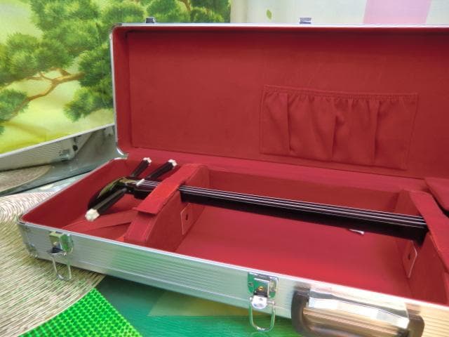 新品未使用　(送料無料)12.000円　沖縄三線専用　一丁入アルミハードケース 三線通販専門店】 三線用ケース(ハードケース)約830mm×240mm×110mm