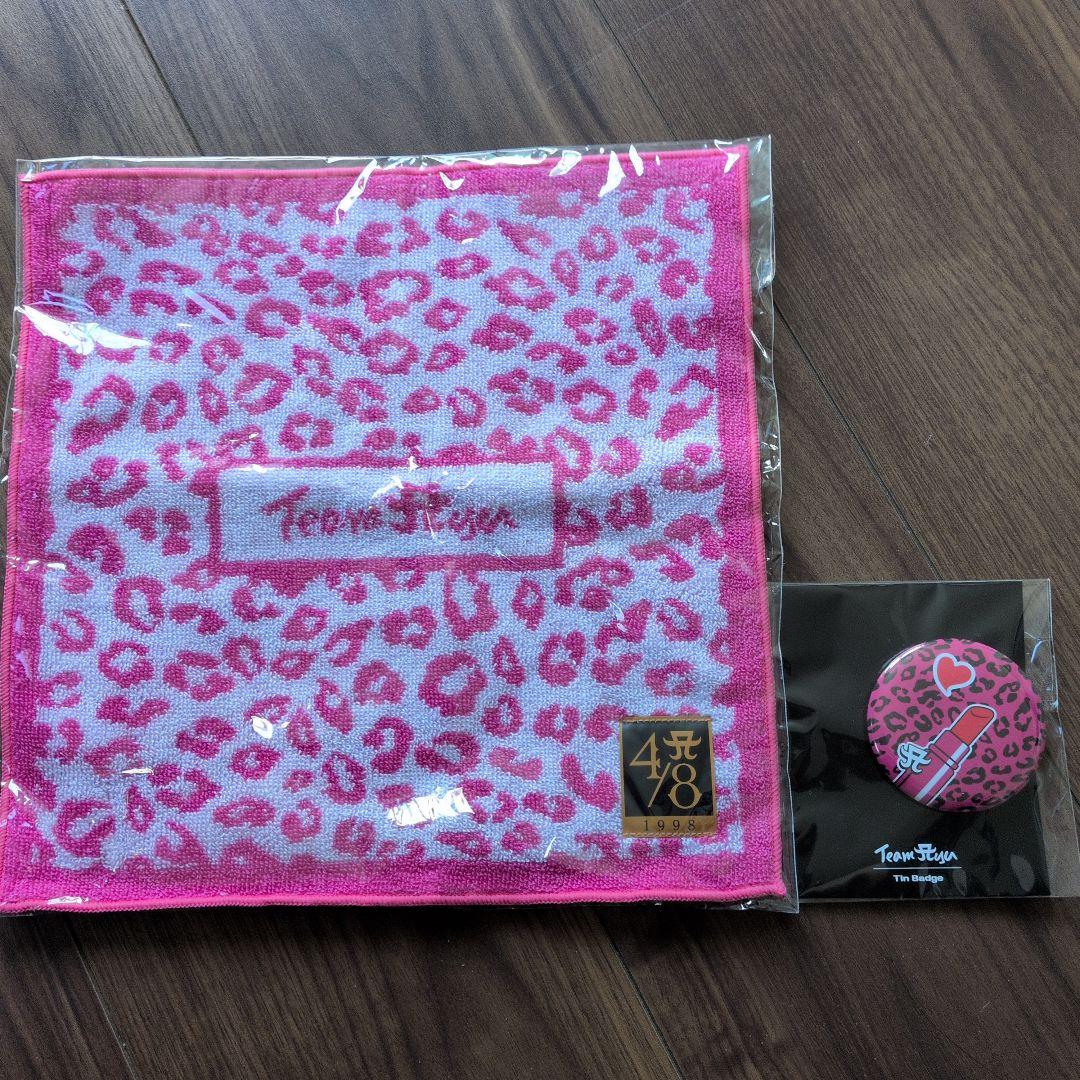 浜崎あゆみ スクラッチ景品 ハンドタオルと缶バッチ - メルカリ