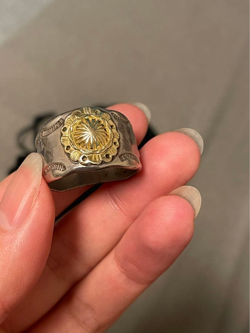 アリゾナフリーダム フラワーコンチョリングK18 シルバーコンビ平打ち