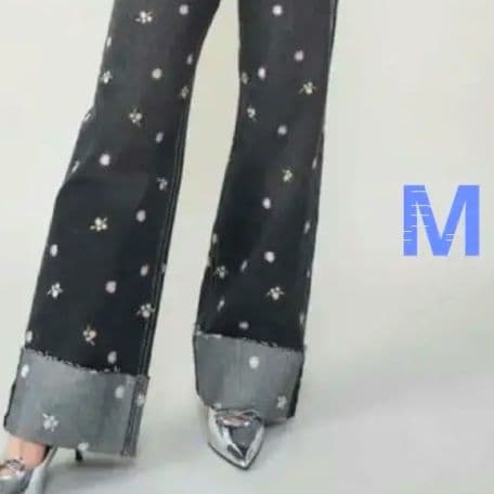 新品タグ付き　スプリングフラワーデニムパンツ　M