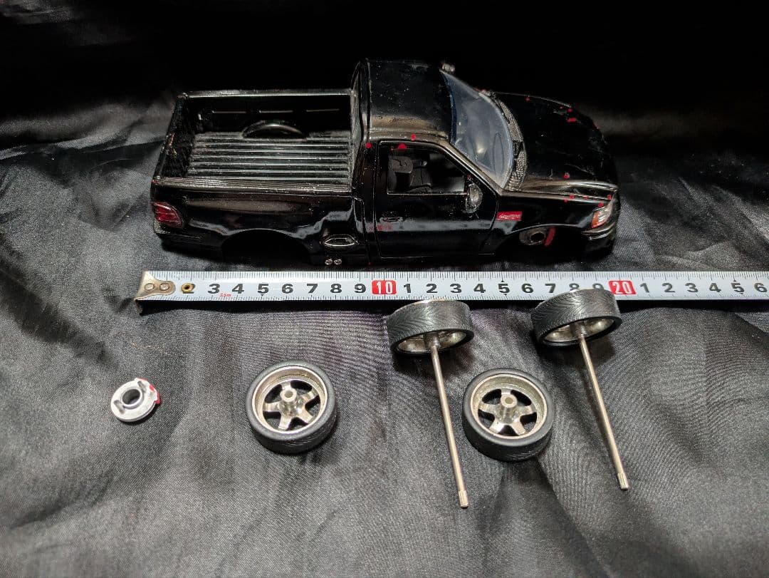 jada 1999年式 フォード F-150 SVT ライトニング