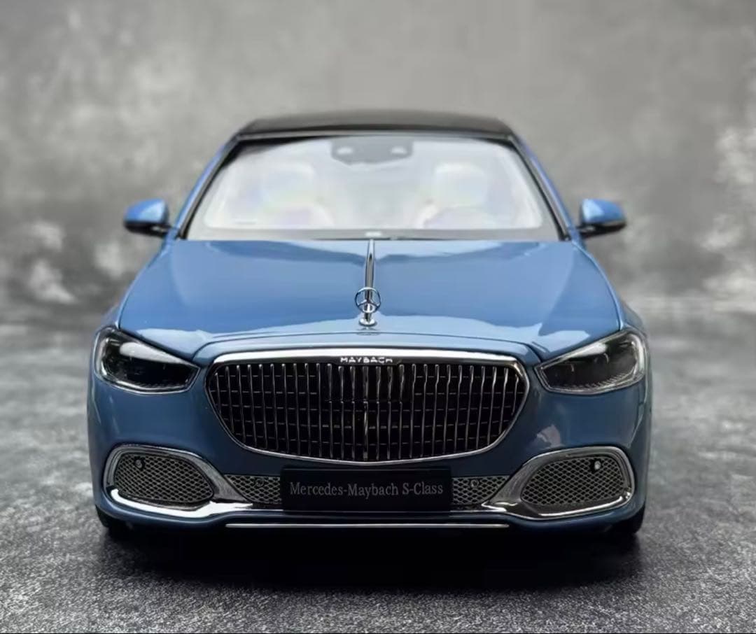 Mercedes-Maybach S-class 1/18スケールモデルミニカー