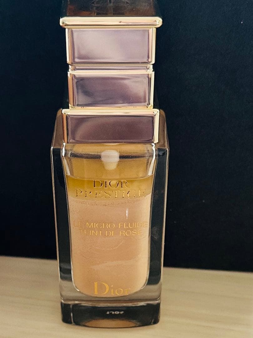 Dior プレステージ ル ミクロ フルイド　タンドゥローズ