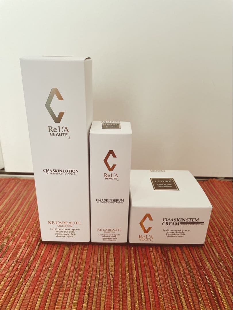 クレアスキン　ローション　セラム　クリーム　新品　正規品　3点　クリスマスコフレ