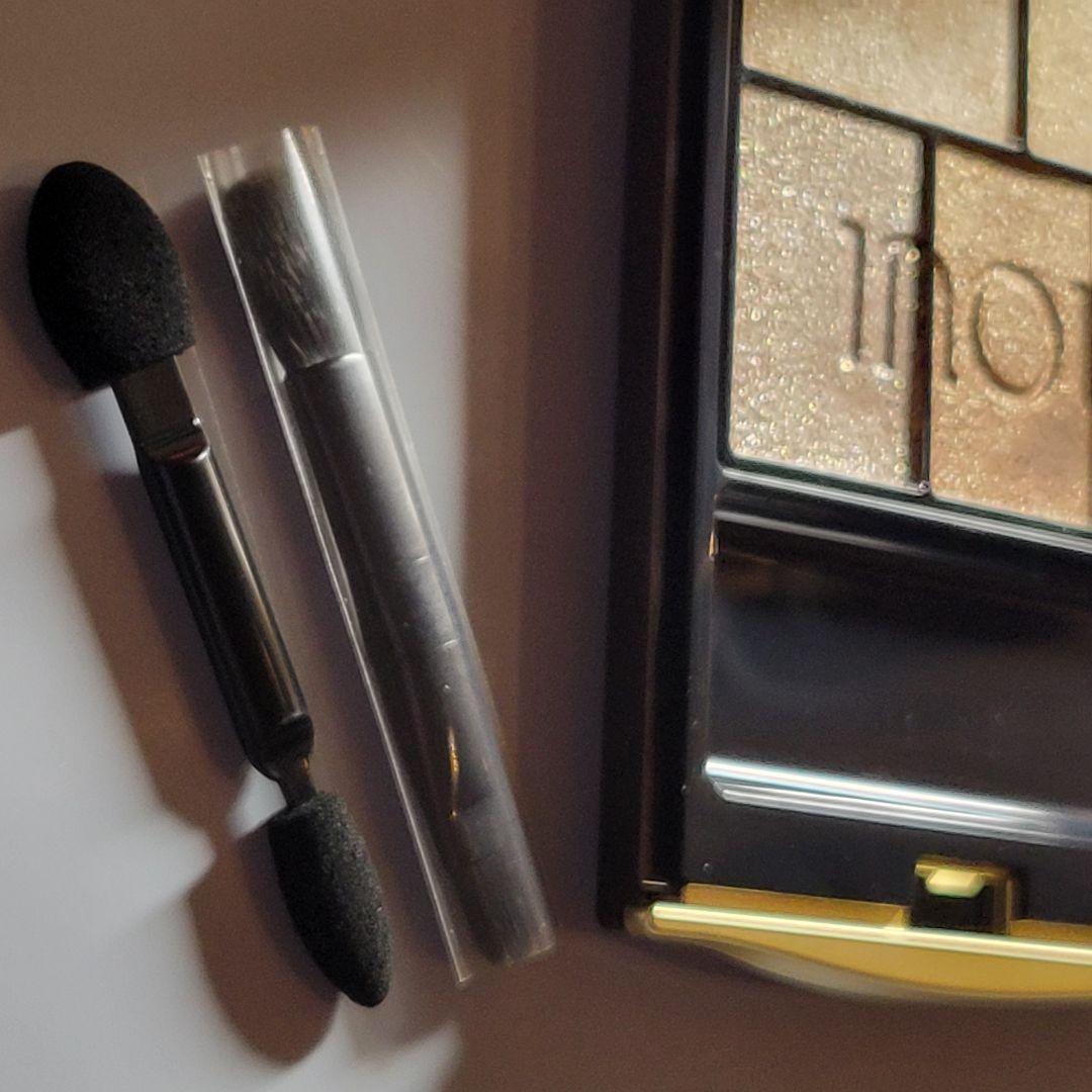 08インウイアイズ　ブラシとチップ付き　箱付き　保護フイルムあり　美品アイカラー