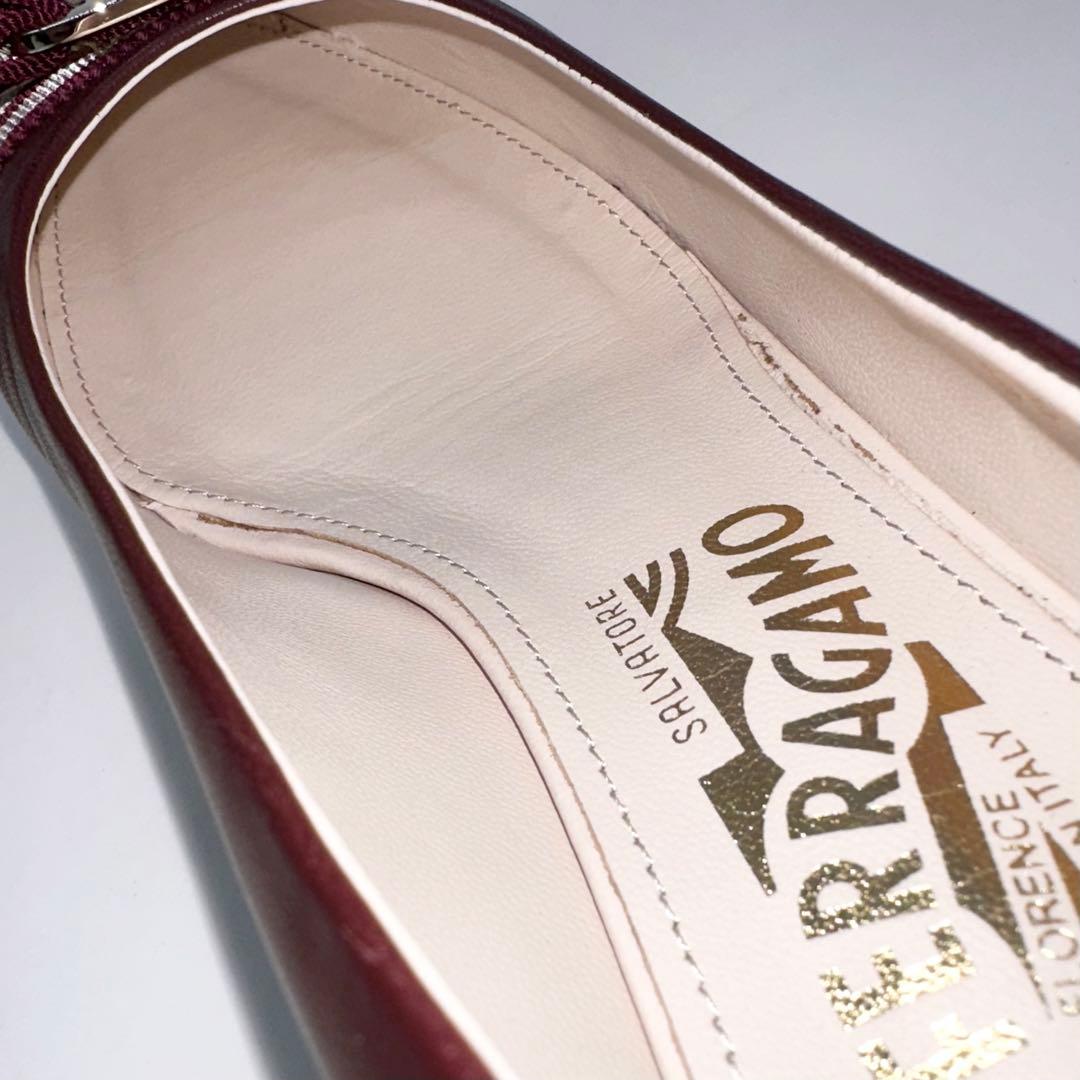 極美品✨サルヴァトーレフェラガモ ヴァラリボン パンプス レザー