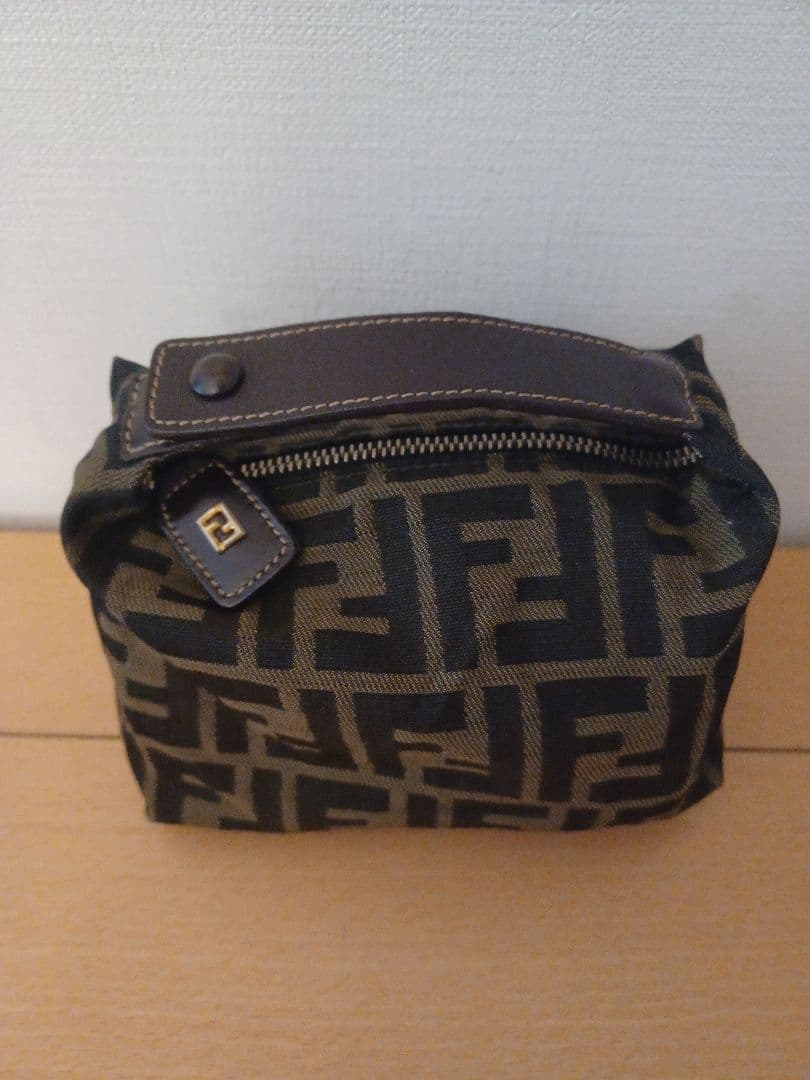 FENDI フェンディ ズッカ柄 ミニバッグ ポーチ