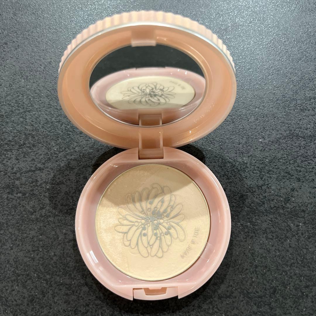 ポール&ジョー プレストパウダー - メルカリ