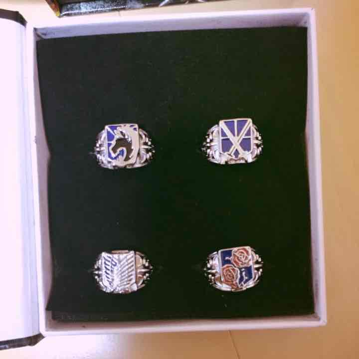 進撃の巨人 グッズ