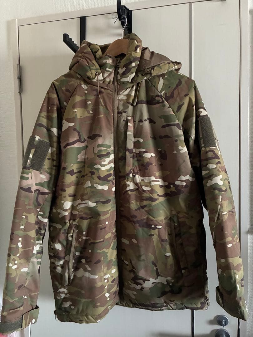 未使用ロシア軍北朝鮮軍仕様極暖中綿防寒服マルチカム迷彩の稀少品でふっくら柔らか。