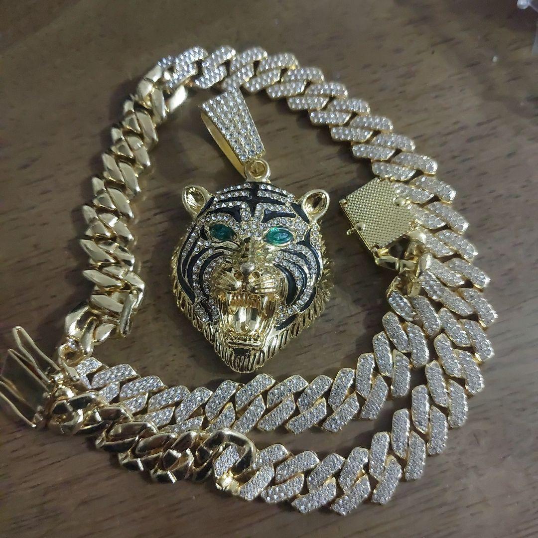 a ブレスレット