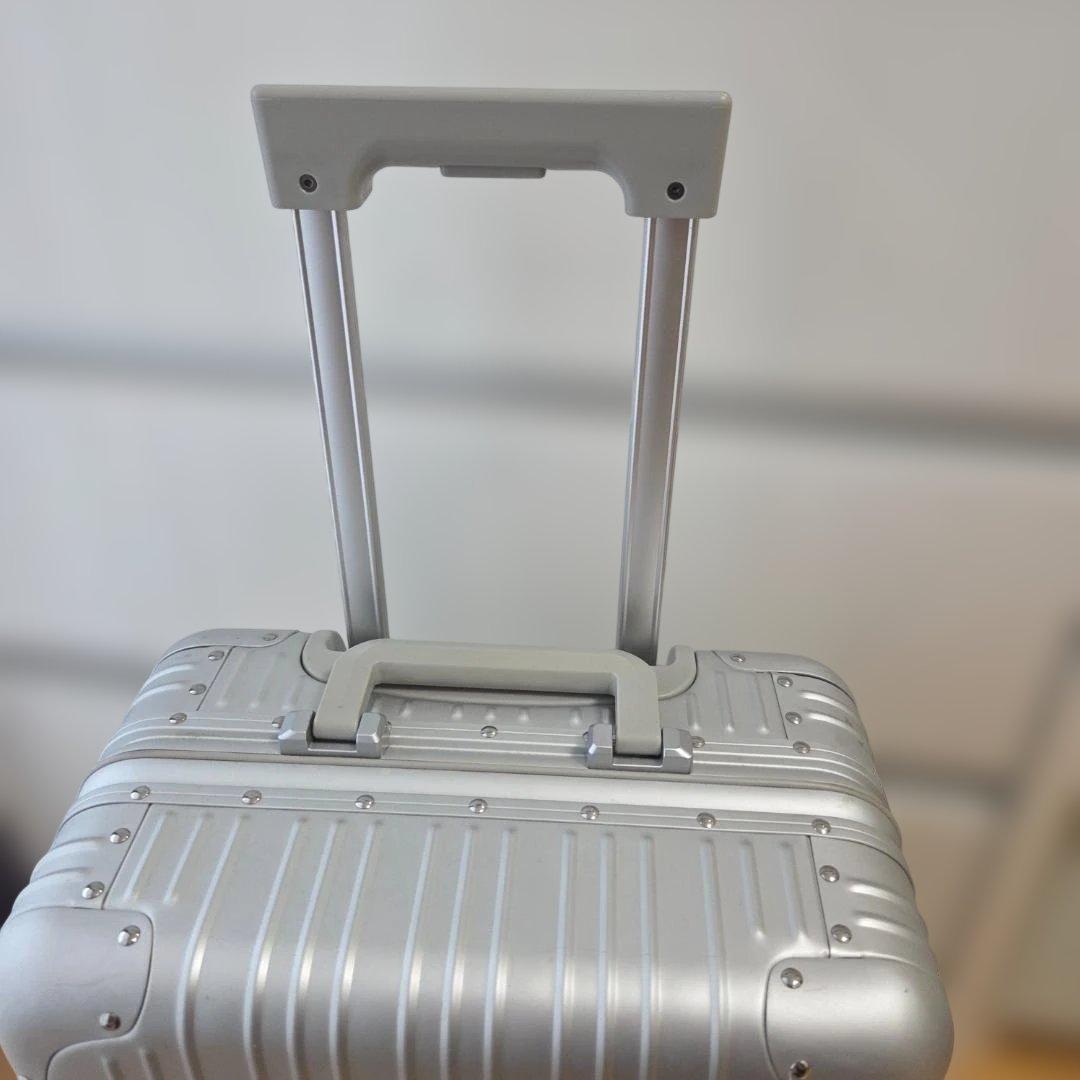 Mercedes キャリーケース シルバー - メルカリ