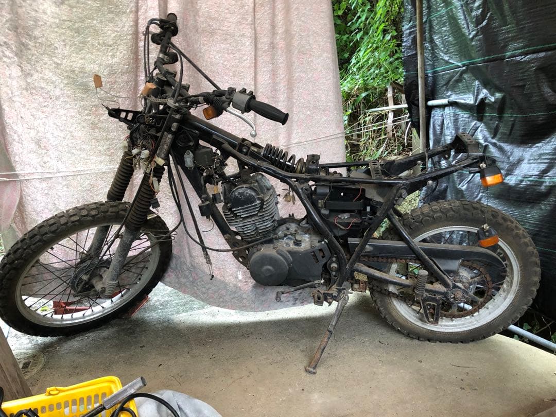 ヤマハ　XT 250 オフロードバイクフロント部品　旧車、不動、