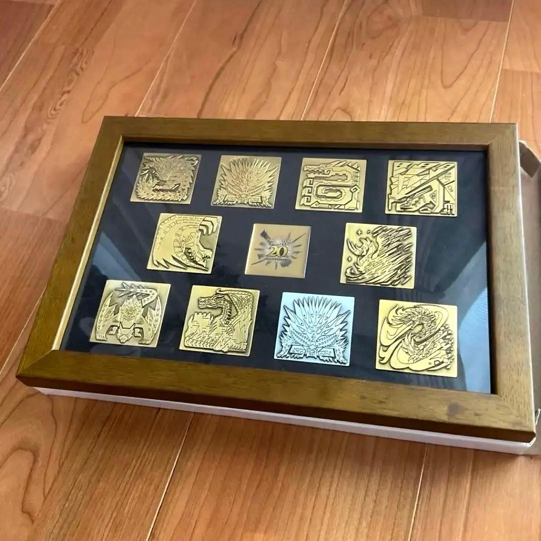 モンスターハンター20周年 大狩猟展 額装ピンズセット - メルカリ
