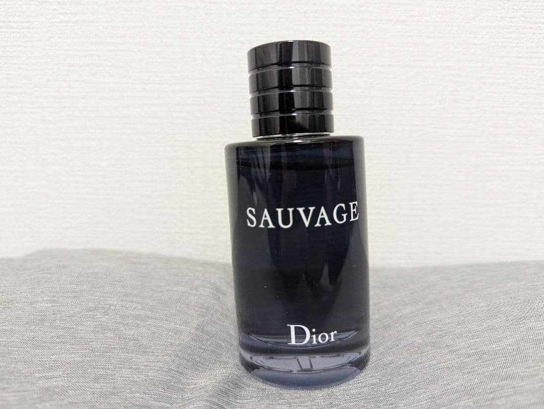 Dior ソヴァージュ オードゥ トワレ 100ml（ギフトBOX付）