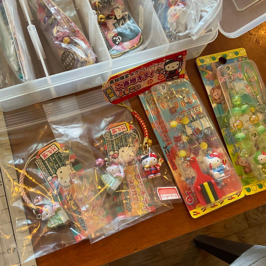 ハローキティ 90個 ご当地 キティ 根付 ストラップ まとめ売り - メルカリ