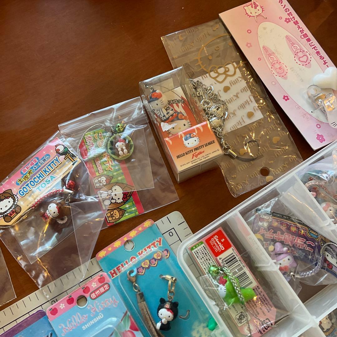 ハローキティ 90個 ご当地 キティ 根付 ストラップ まとめ売り - メルカリ