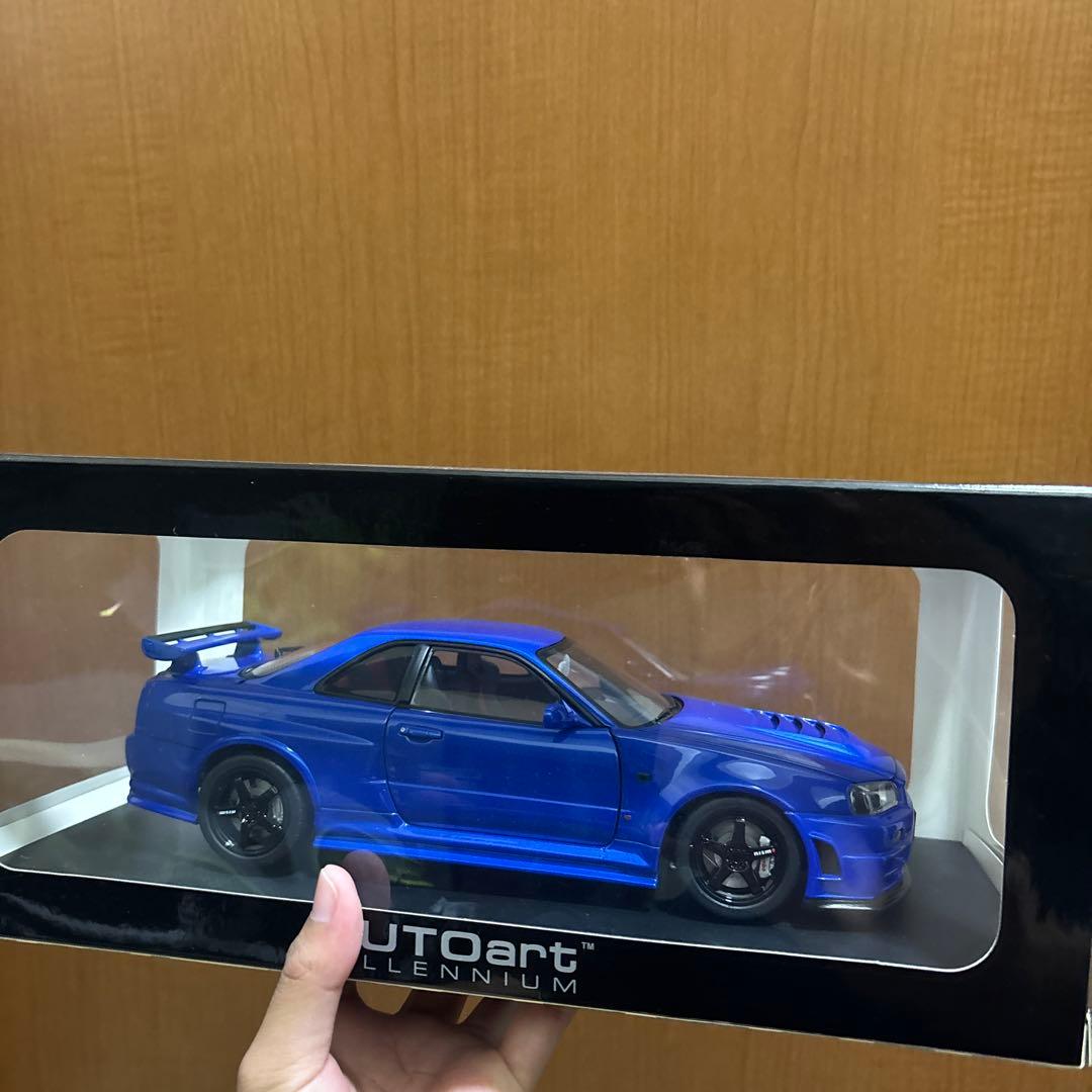 ミニカー AUTOart Nissan Skyline GT-R R34 1/18