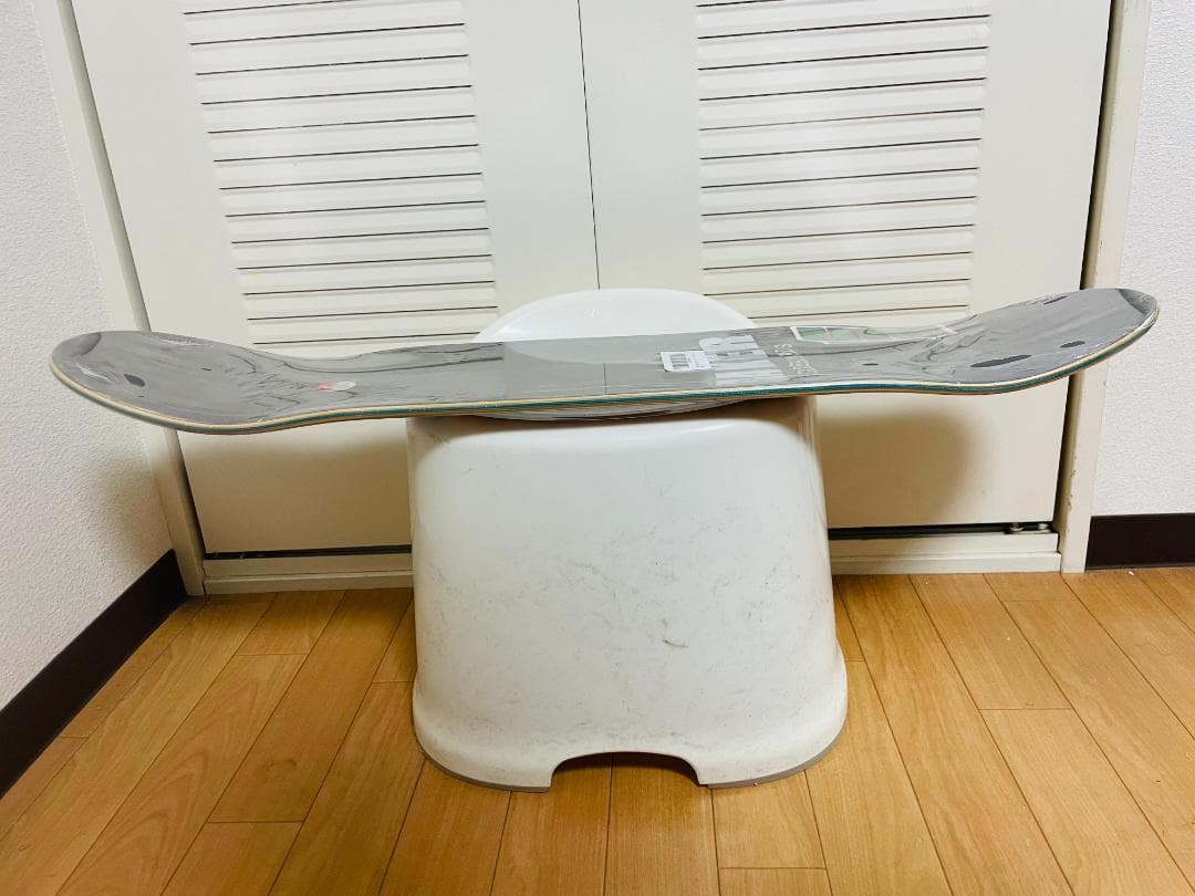 台湾製無地黒デッキテープ付き BAKER ベーカースケートボード 8.0