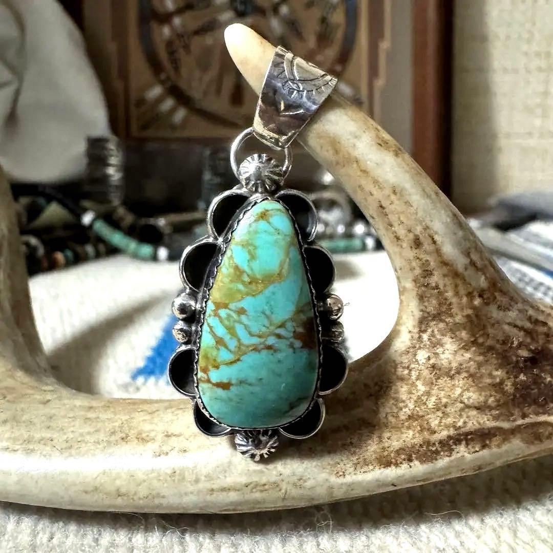 新品 ナバホPP作 ナチュラルロイストンターコイズペンダント 楽天市場】【FUNNY公式ストア】 ナバホ族 Craig Agoodie ロイストン