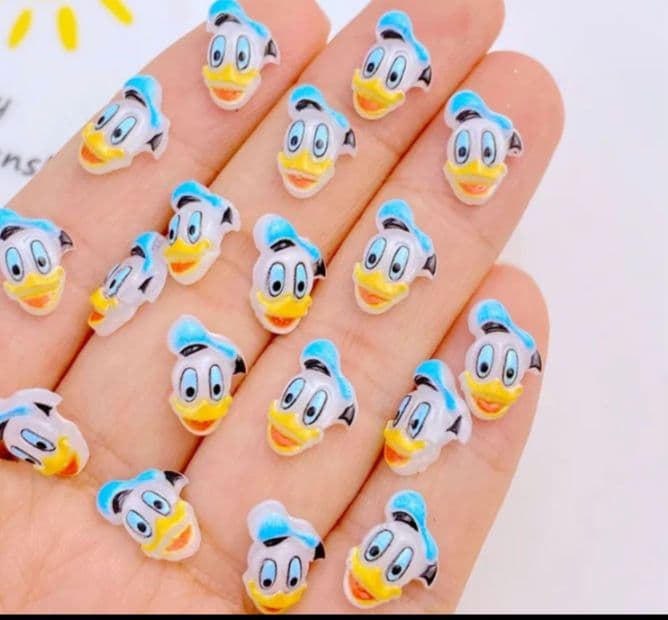 商品説明必読!!ドナルドダック☆ネイルパーツ