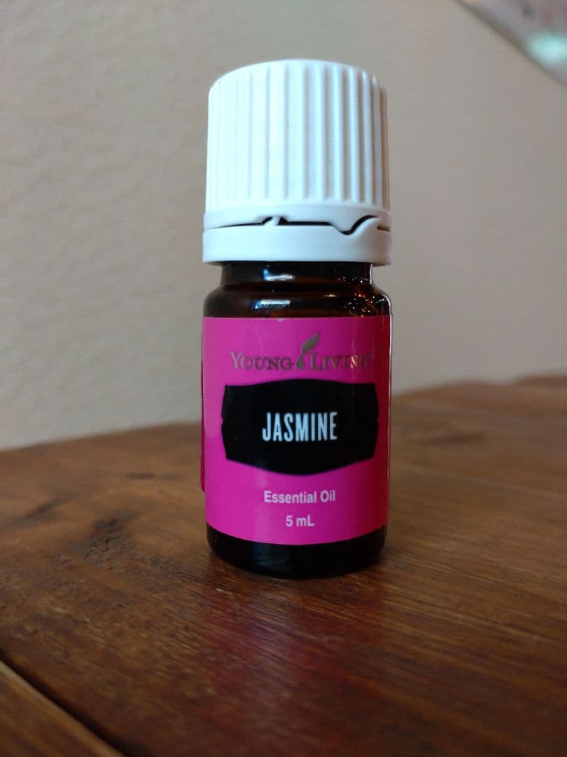 Young Living Jasmine エッセンシャルオイル 5mL