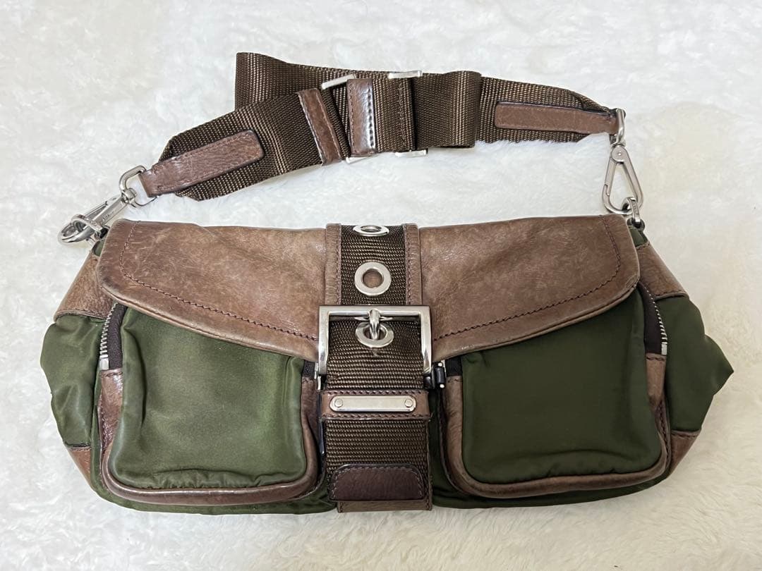 PRADA ボディバッグ・ウエストポーチ ブラウンとオリーブグリーン