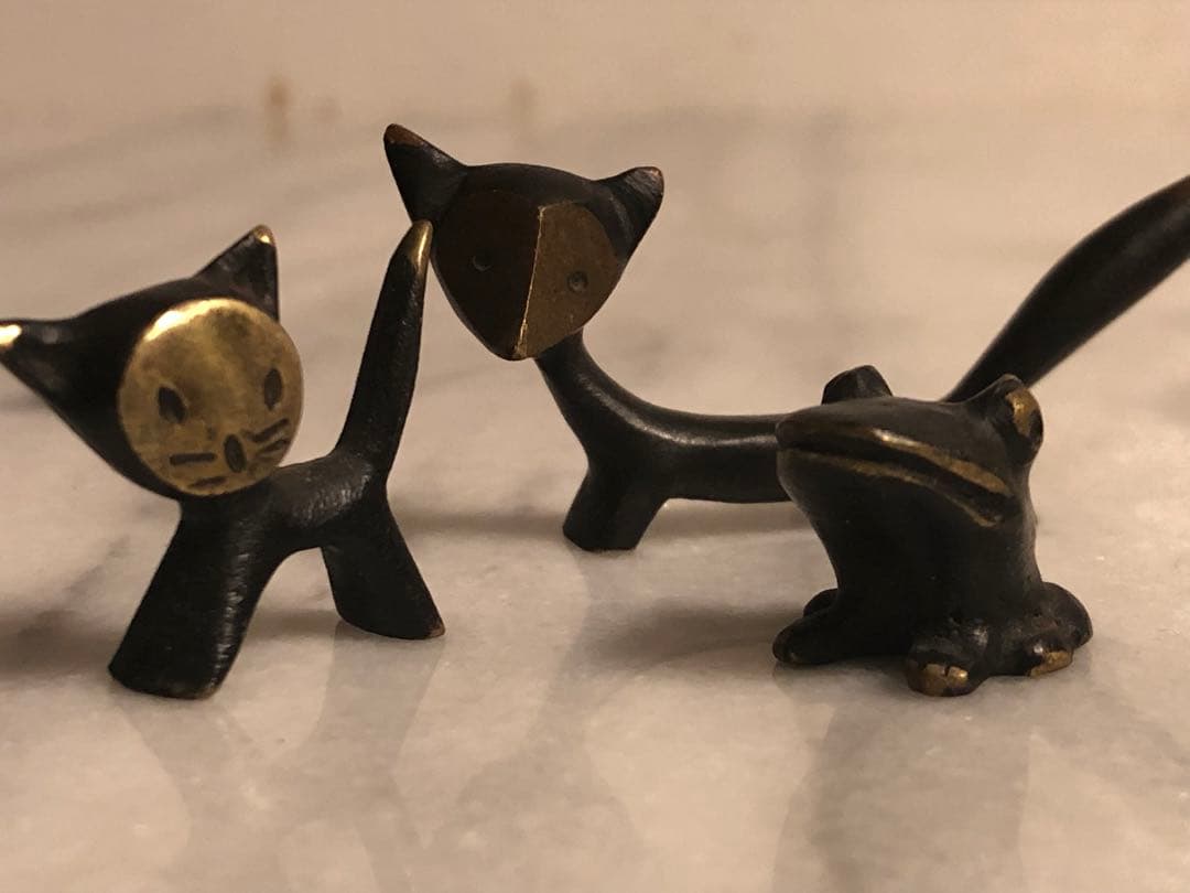 ニャーボー様検討中:カエルとキツネと子猫/ウォルターボッセ