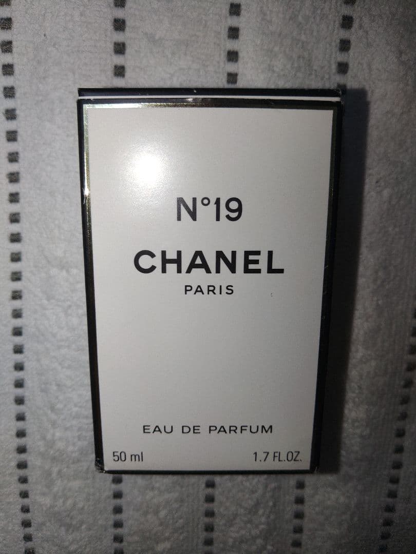 chanel 香水　N゜19