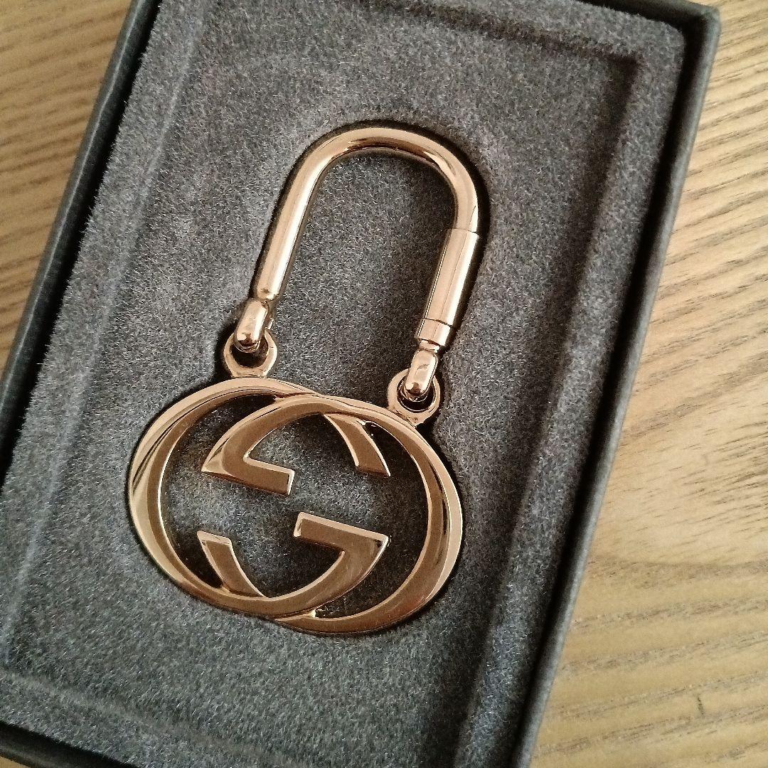 GUCCI ゴールドメタルキーホルダー