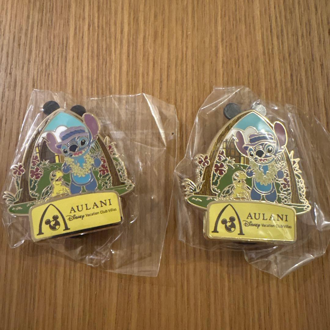 AULANI スティッチ ピンバッジ 2個セット - メルカリ