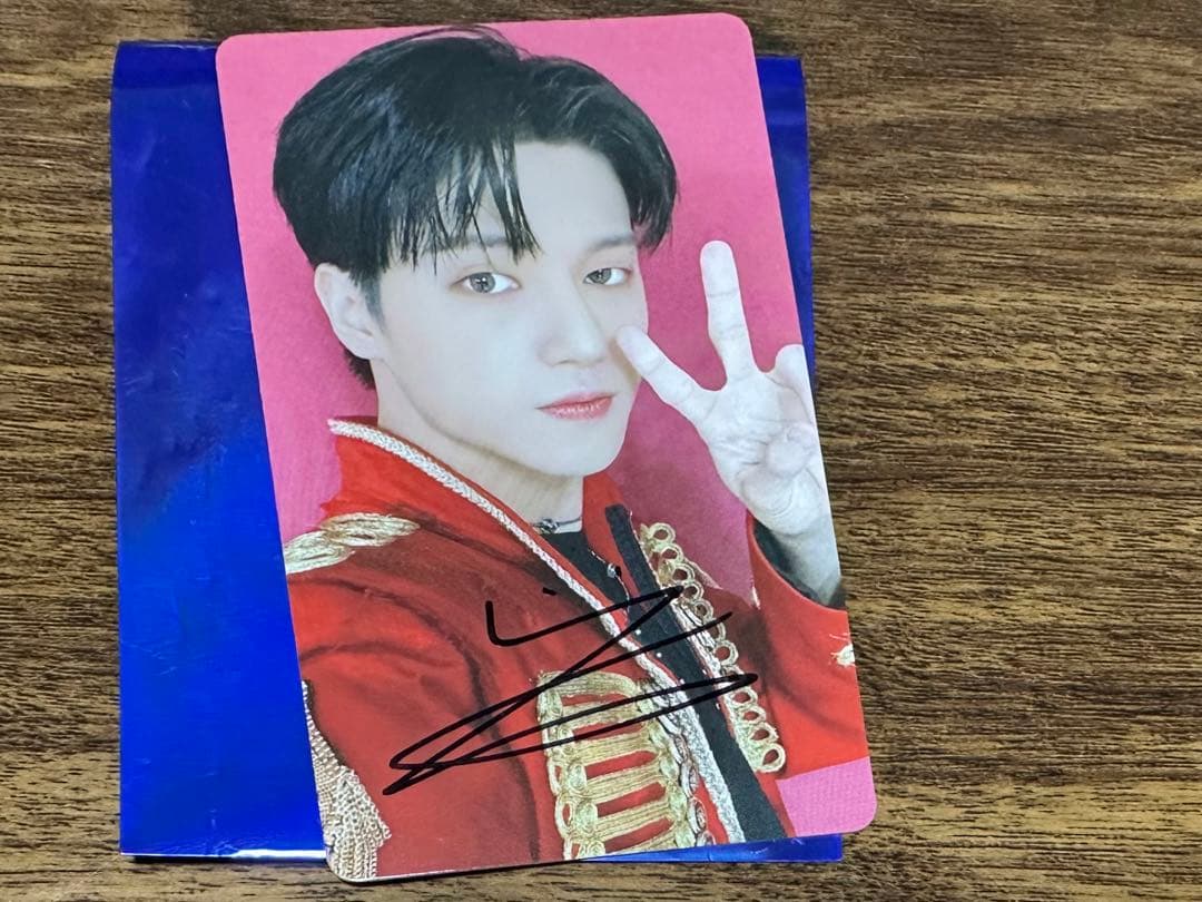 ATEEZ ウヨンサイン入りカード