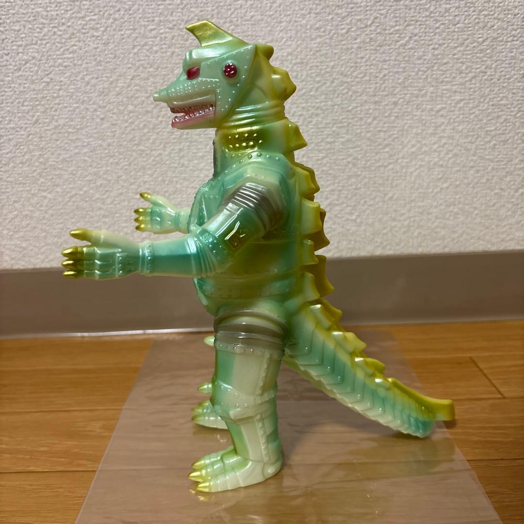 ブルマァク メカゴジラ 蓄光グリーン ソフビ 極美品 - メルカリ