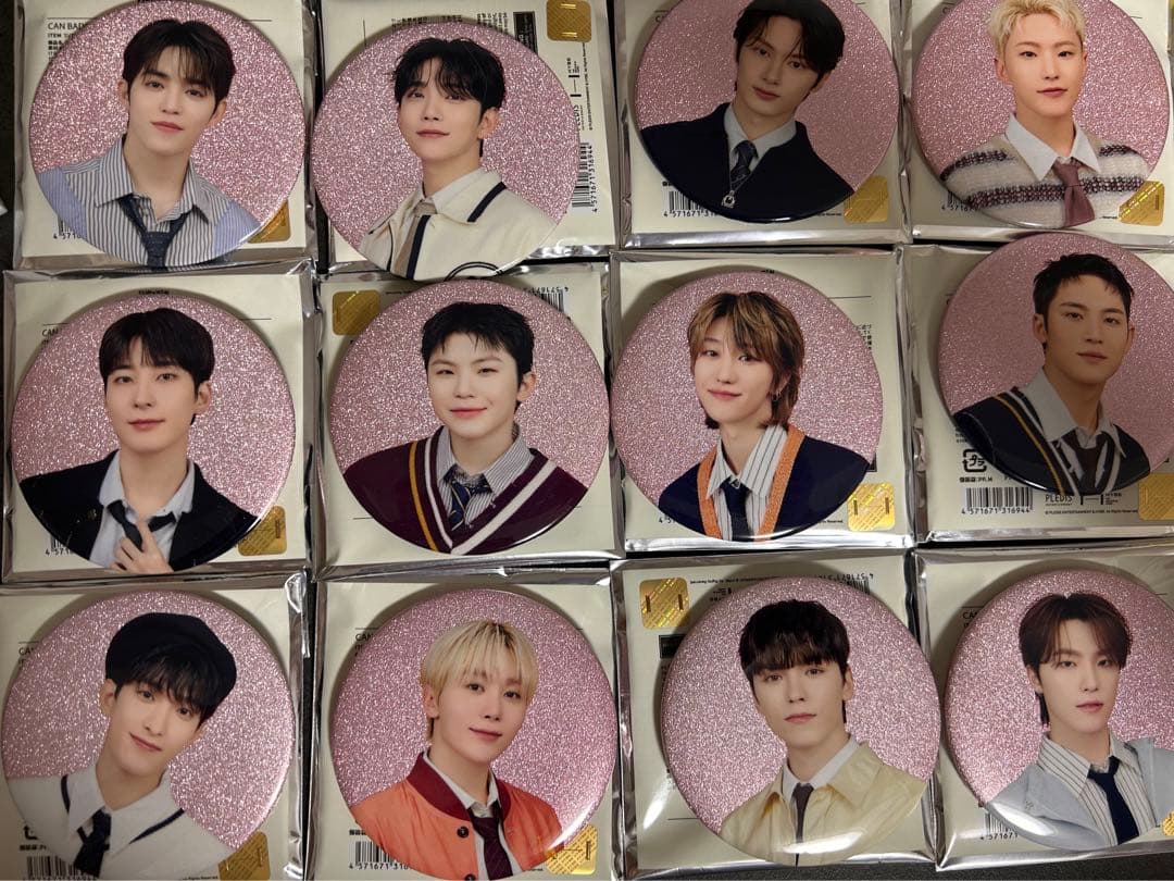 SEVENTEEN セブチ holiday 缶バッジ　12個　コンプ