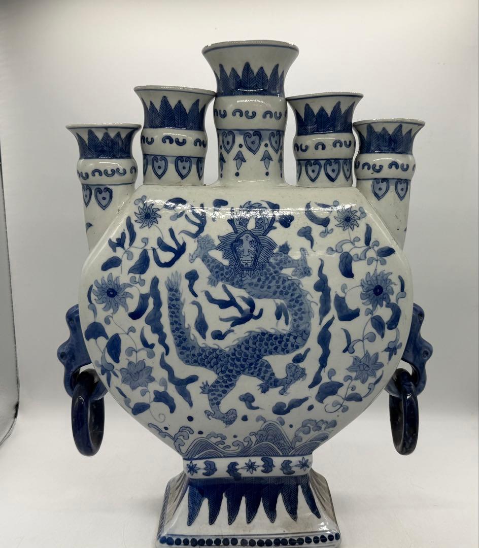 中国　染付　龍紋五管瓶　送料込み 景徳鎮 染付麒麟文壺 高さ約23.5cm 中国美術 陶磁器 希少 花瓶 白磁